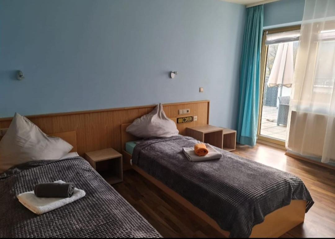 Hotel Neue Krone Markt Erlbach 外观 照片